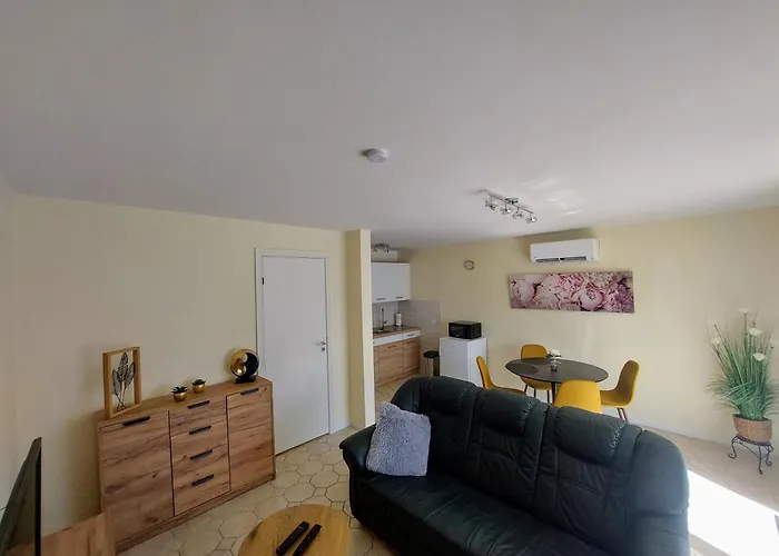 Apartament - - Buekfurdo